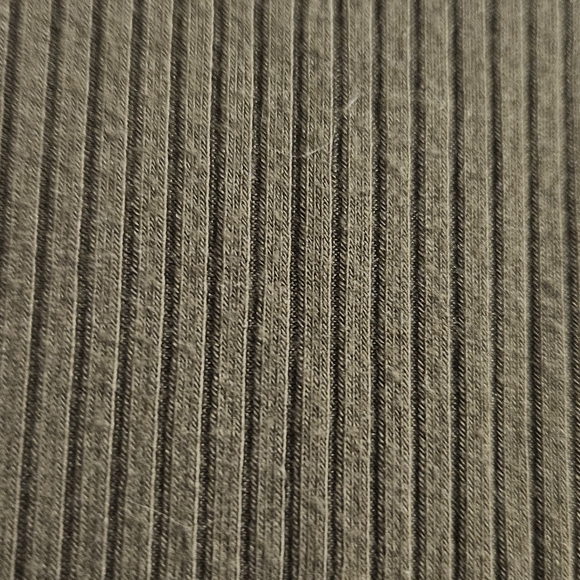 Crop top - Picture 2 of 3